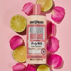 Soap & Glory Clean On Me Hydrating Body Wash - Pink & White